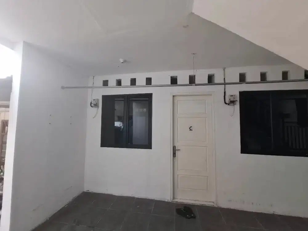 Di Sewakan Rumah Tinggal, Di Daerah Meruya Utara, Jl. Kecapi 3,