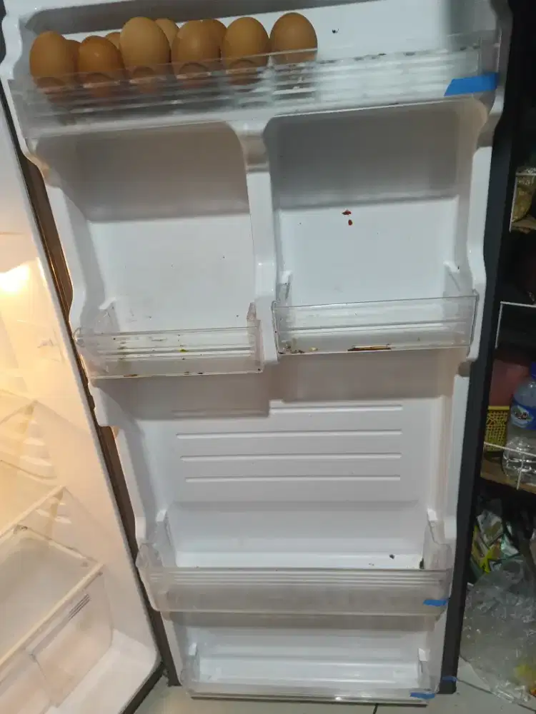 Kulkas Sharp masih asli pabrik