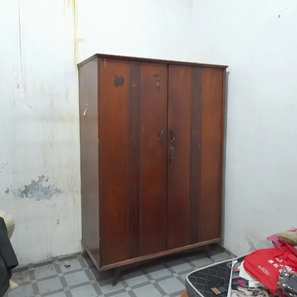 JUAL Lemari Baju Kayu Jati Antik