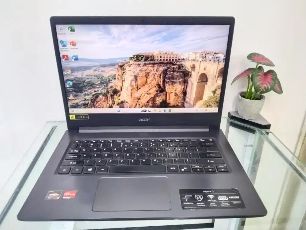 Acer Aspire 3
Ryzen 3 3250U/RAM 12GB/SSD 256GB+1TB/14 FHD/WIN 11