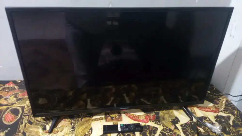 Tv led panasonic android digital 32inchi mulus