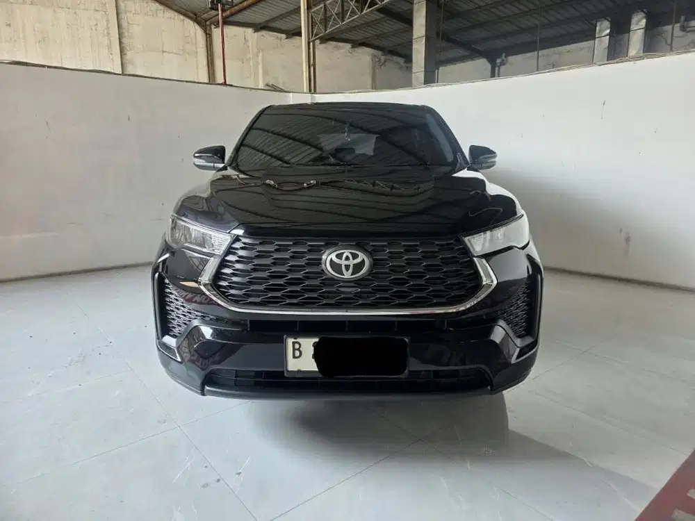 Toyota Innova Zenix G 2.0 bensin AT (  Matic ) 2025 Hitam Km 22rban