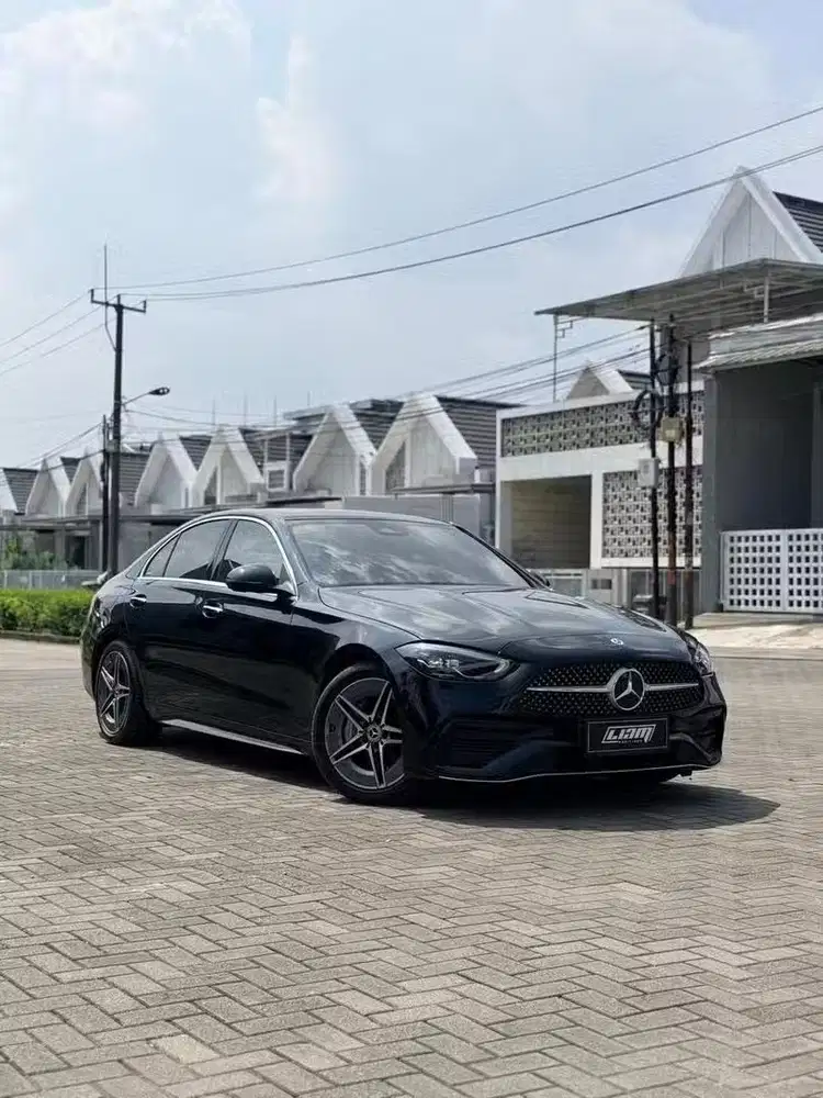 Mercedes-Benz C300 2023 Bensin