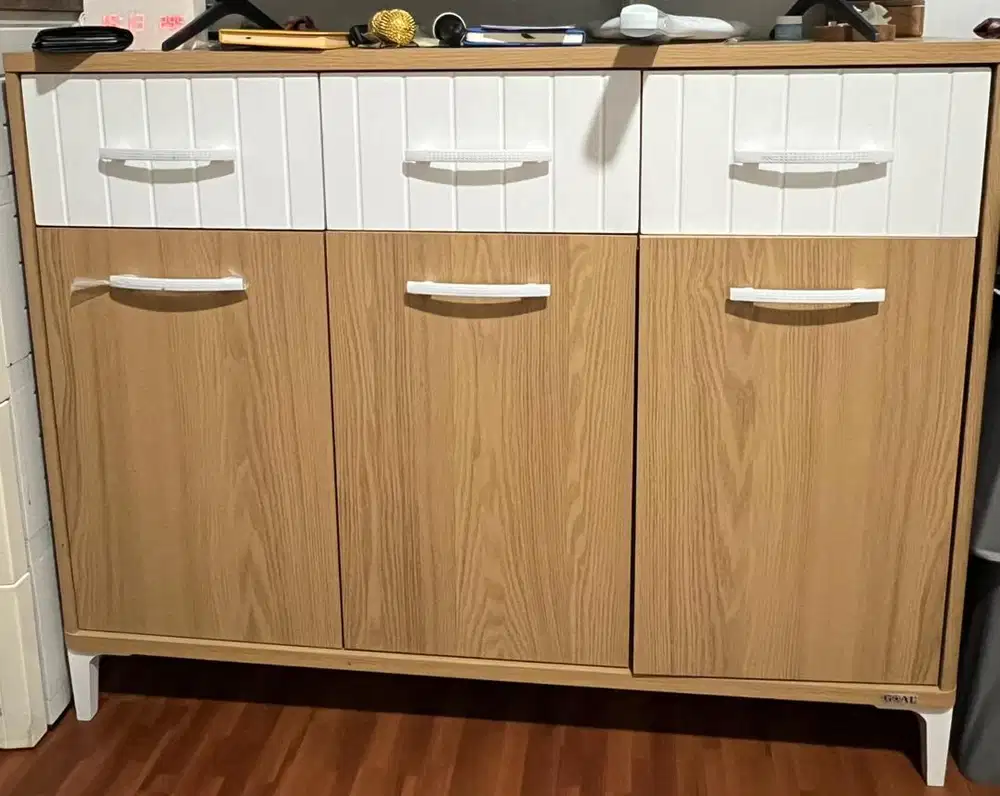 Lemari / meja TV