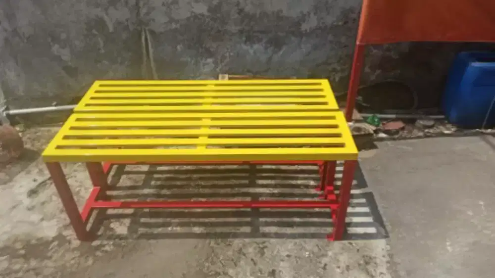 Kursi taman besi