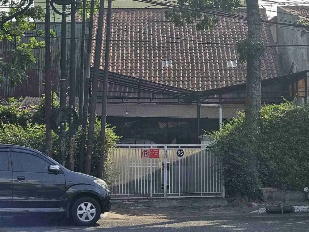 Dijual Rumah di Jalan Surapati Bandung