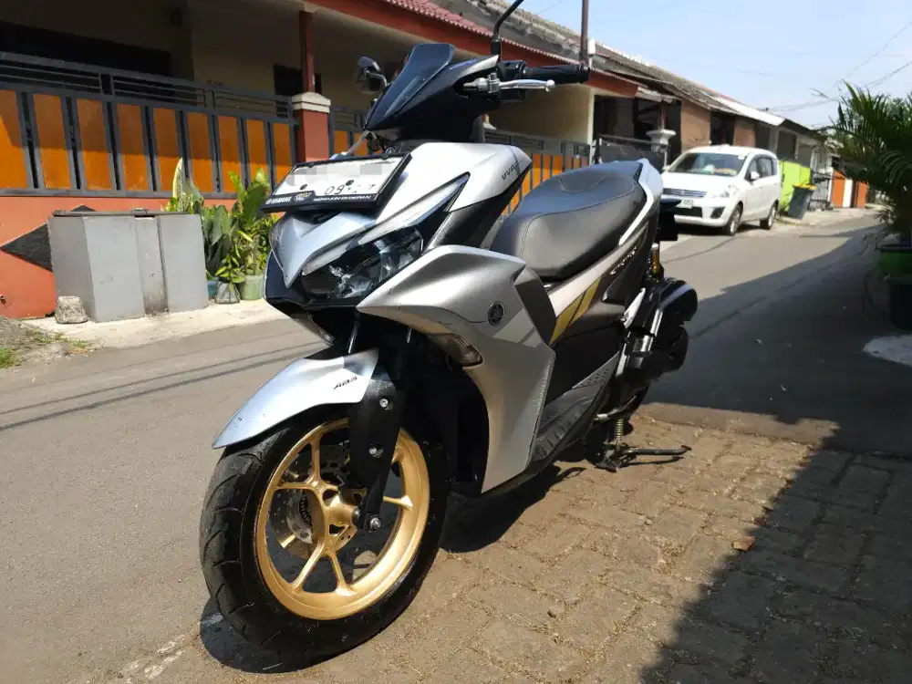 All new Aerox connected abs 2022 silver