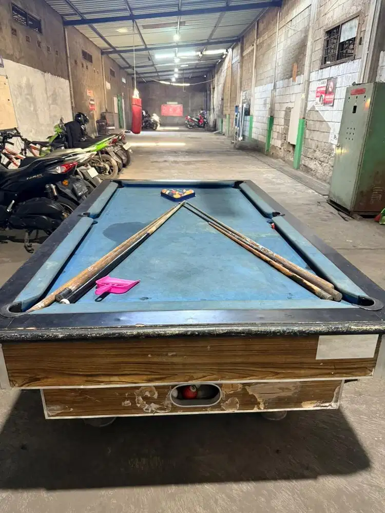 Meja Billiard Kondisi Layak Pakai