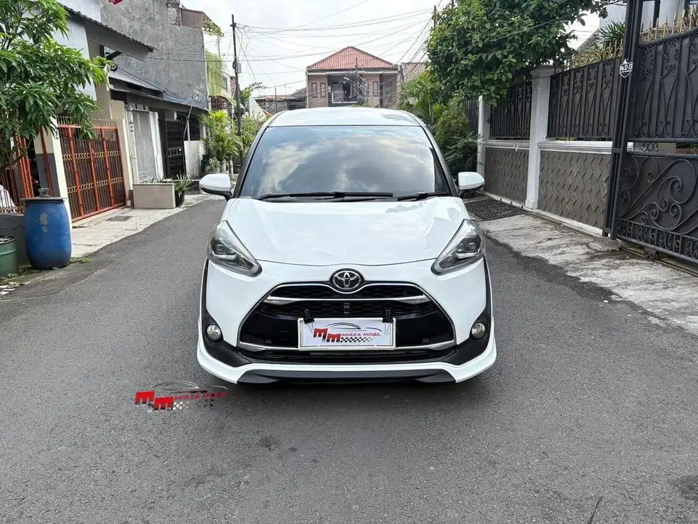 TOYOTA SIENTA Q 1.5 CVT 2019 Warna Putih