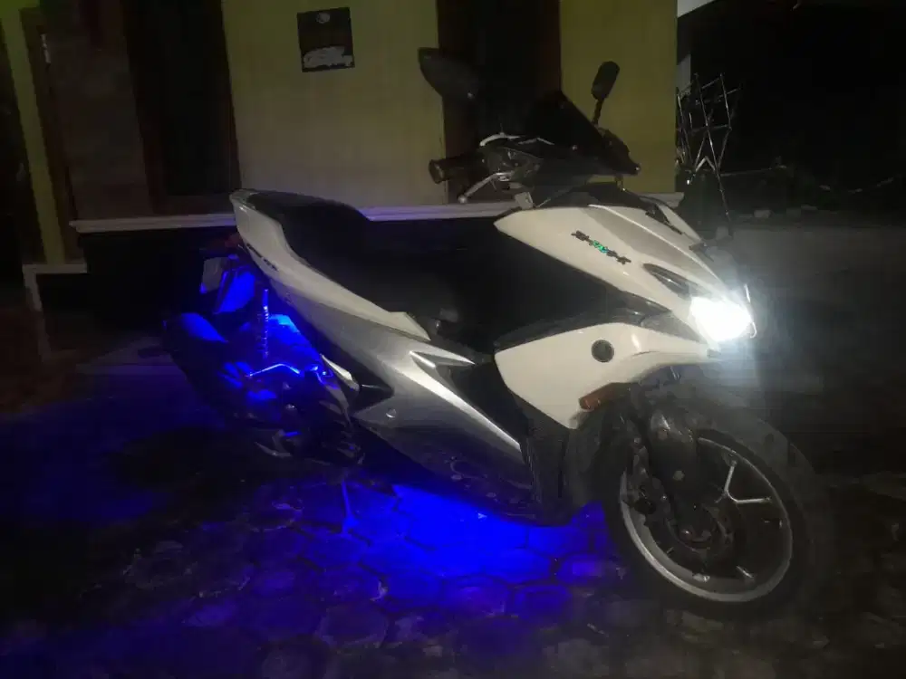 Aerox VVA old 2017 putih abs 155