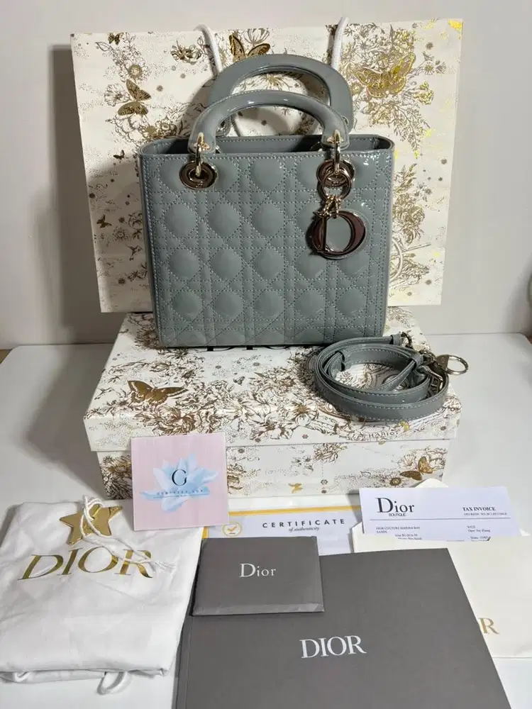 Medium lady bag light blue patent Leather cannage authentic