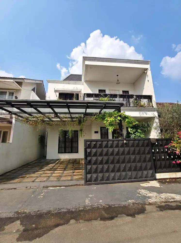 Dijual Rumah Mewah Hadap Barat di Sektor 2 Bintaro Tangsel EF-18448
