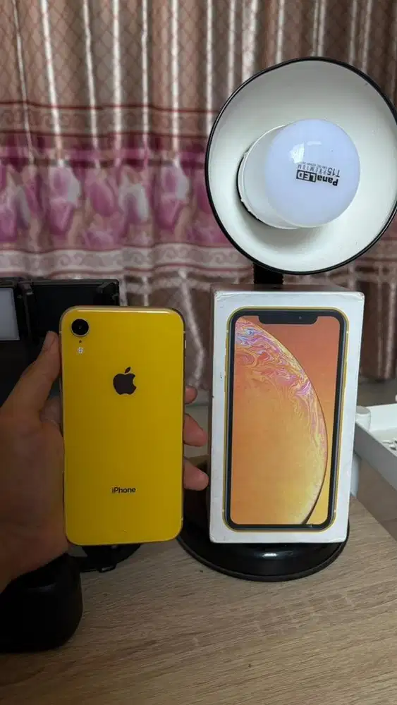 iphone xr 64gb whitelist