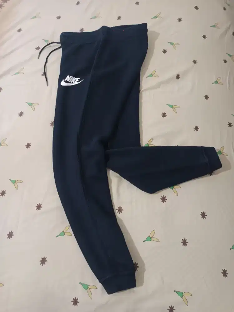 Celana joger nike hitam