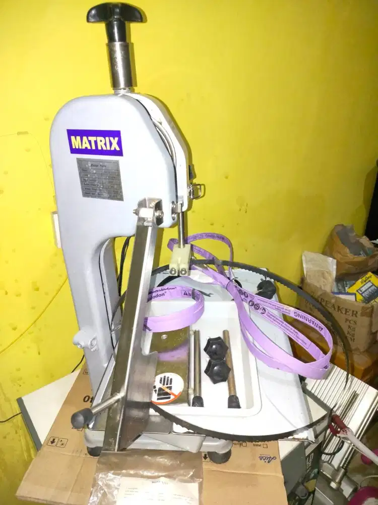 Mesin Pemotong Tulang Daging Beku Ikan laut Bonesaw J130 MATRIX