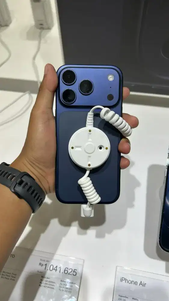 READY IPHONE 17 PRO KREDIT INDODANA BUNGA 0% GRATIS 2X