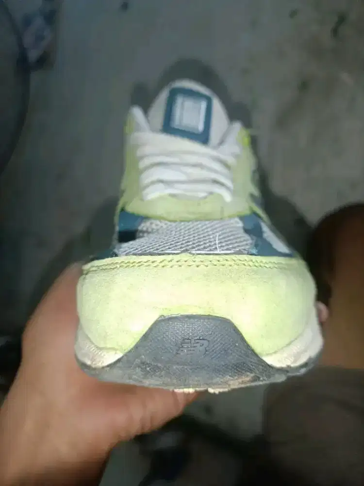 Sepatu NB ( New Balance ) UK 42/43
