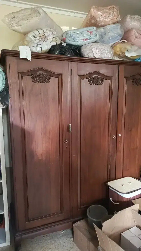 Lemari pakaian (Bekas)