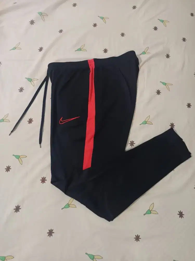 Celana training olah raga sepak bola,lari dll