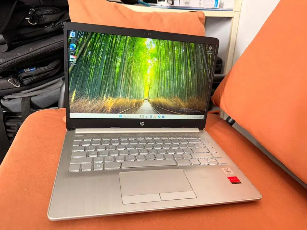 Laptop Desain HP 14s Core i5 gen 10 VGA