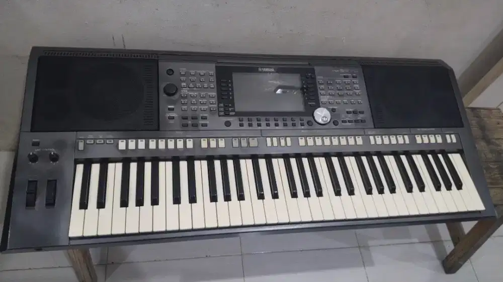 Keyboard yamaha psr s970