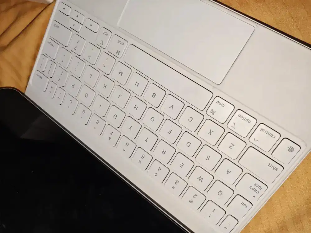 MAGIC KEYBOARD  ORI IPAD 11