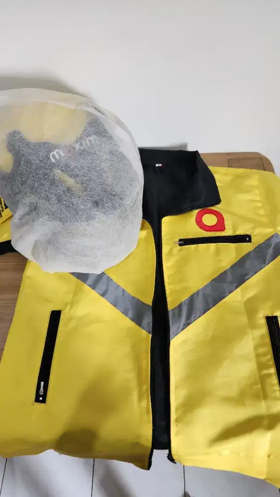 Jaket + Helm maxim