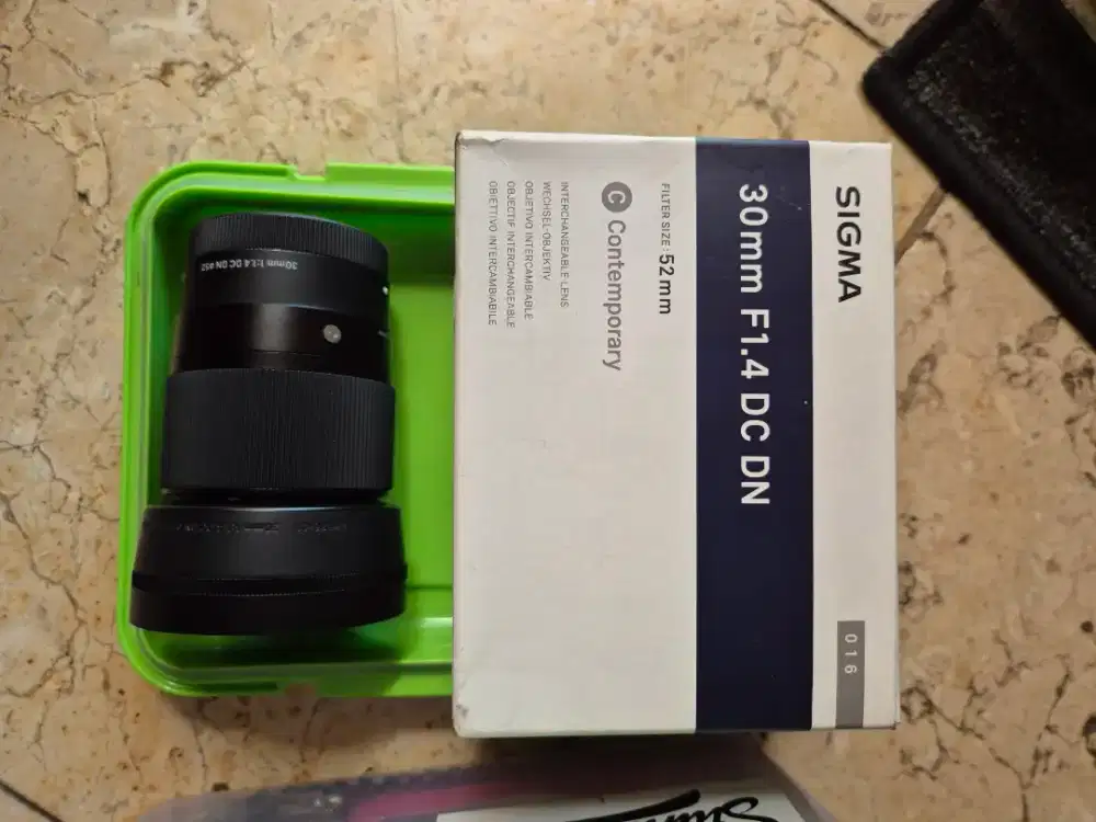 Lensa Sigma 30mm f 1.4 DC DN Contemporary For Sony E-mount