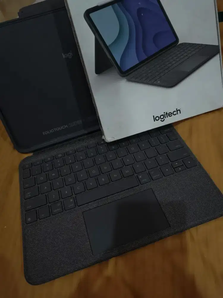 Keyboard iPad pro Logitech Ori 11