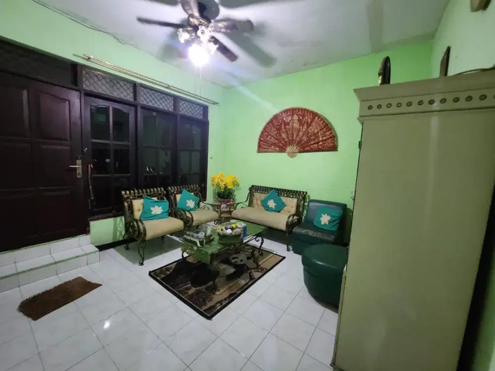 Rumah Dijual Lokasi Wisma Lidah Kulon - Bangunan 2 Lantai