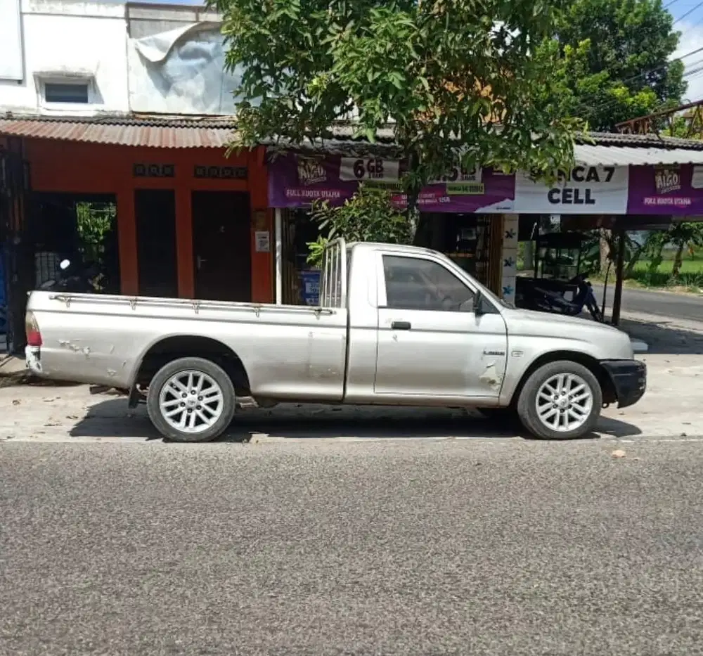 Mitsubishi L200 pick up ,solar 2005
