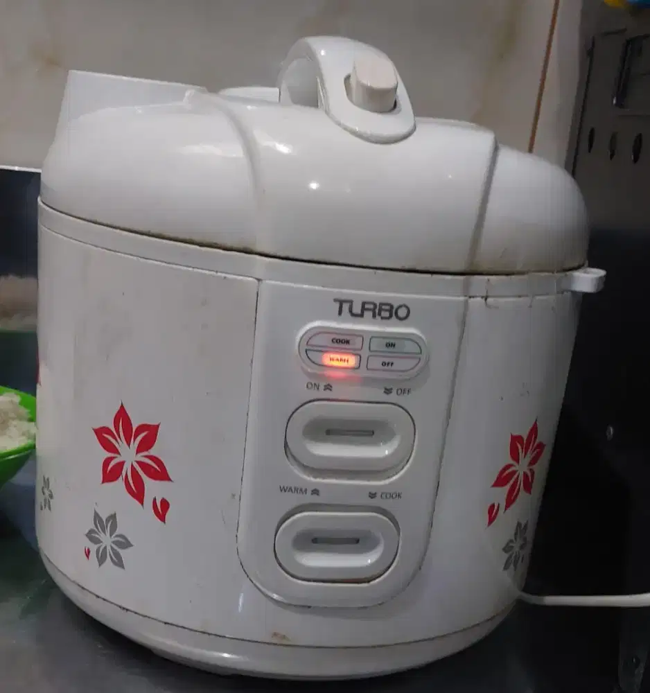 Rice cooker Cosmos & Turbo dijual cepat
