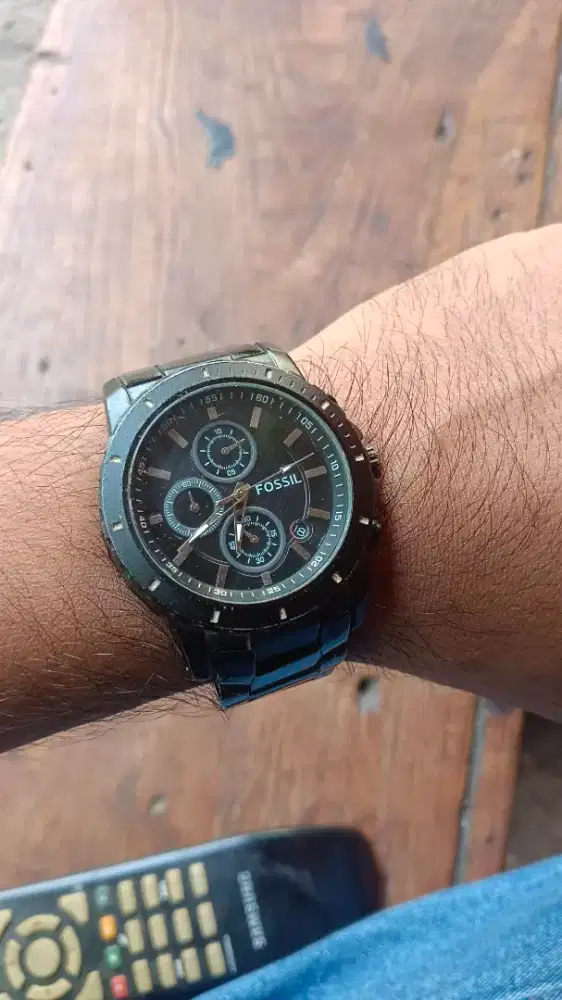 Jam tangan FOSSIL crhono fungsi normal
Masih bagus