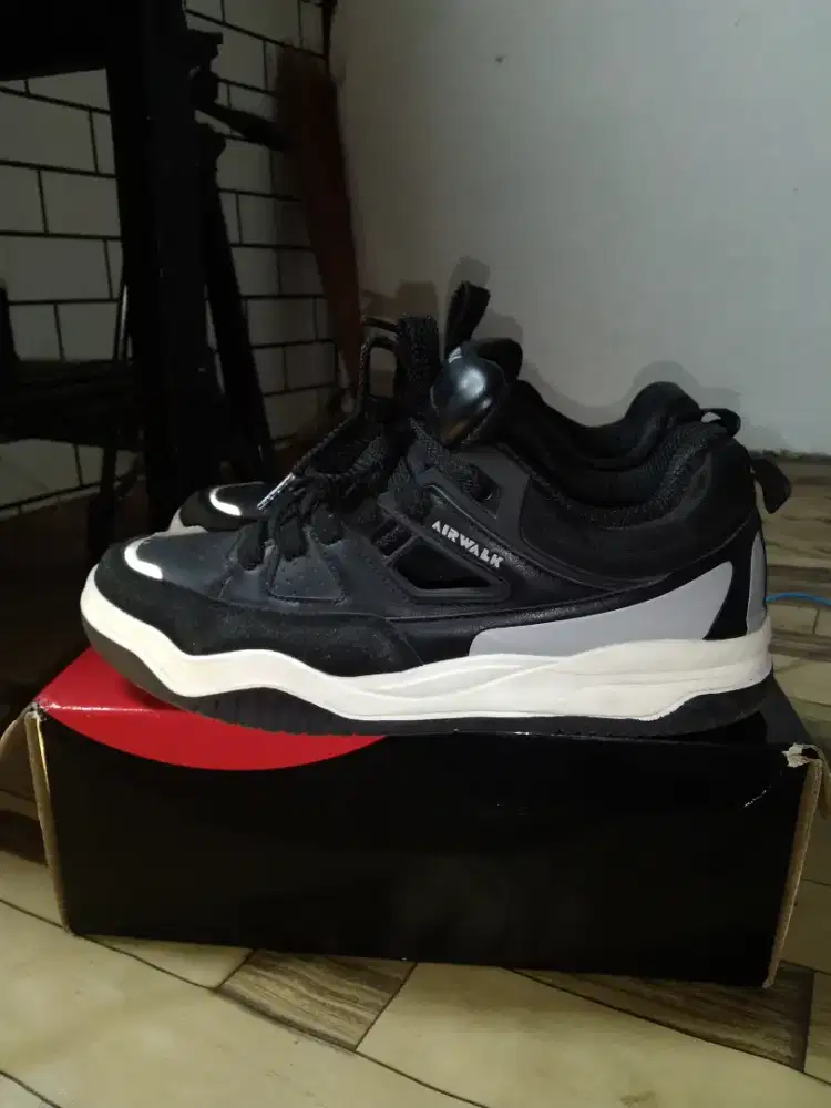 sepatu cowok Airwalk