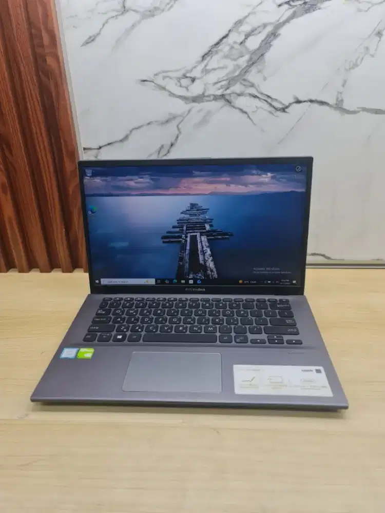 Asus Vivobook 14, Core i5 gen8, Ram 8Gb, SSD 256gb, layar 14 inch