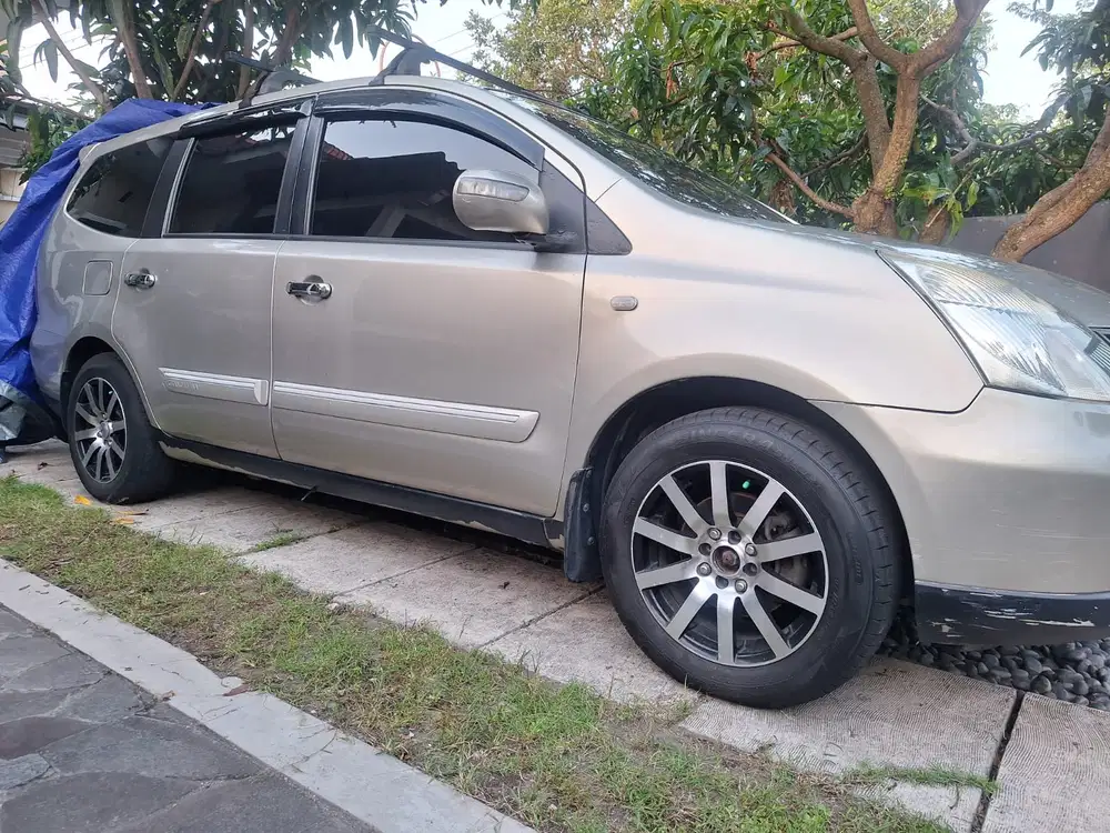 Nissan Grand livina 2009 Bensin