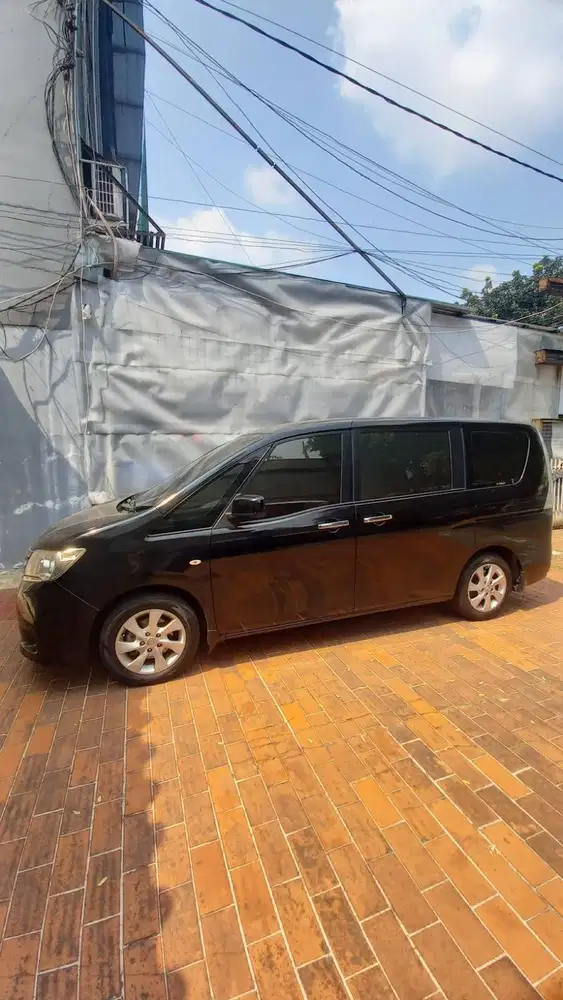Nissan Serena 2.0