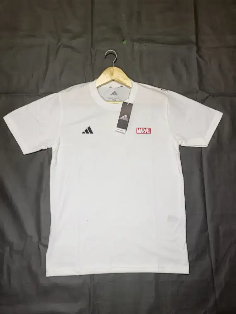 Kaos Adidas x Marvel