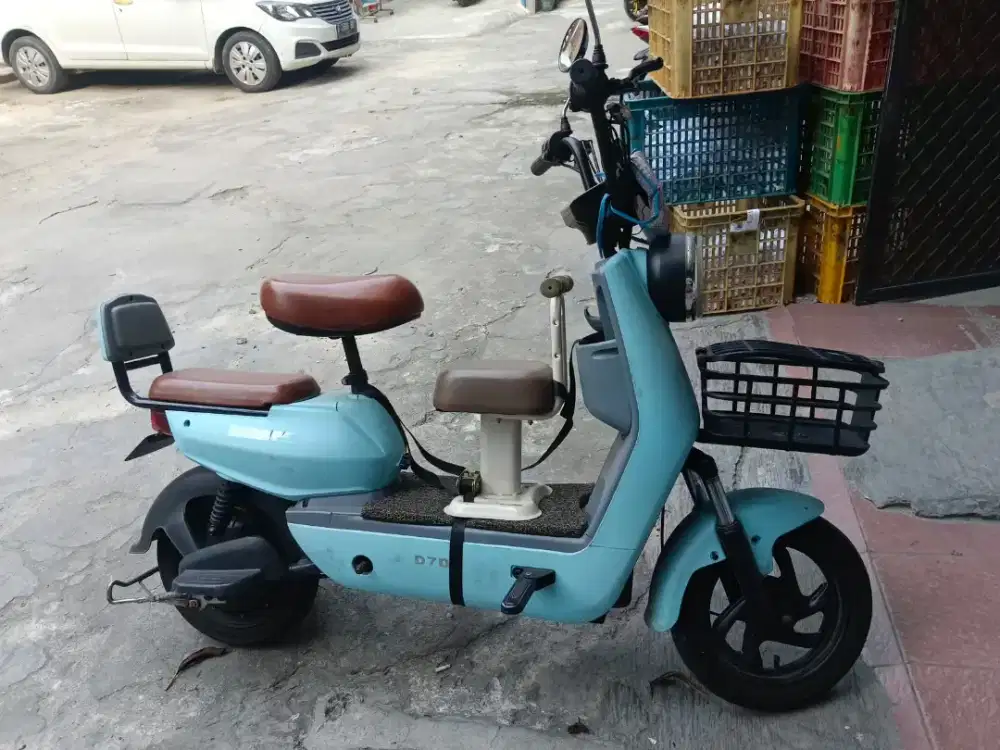 Dijual Sepeda listrik merek UWINFLY