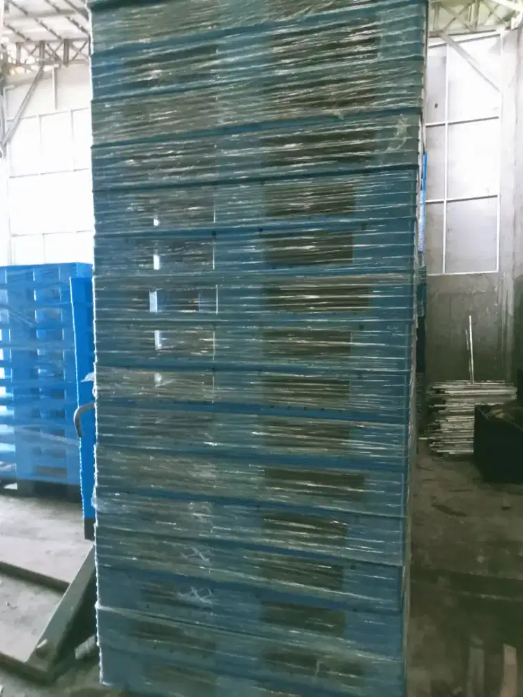 palet pelastik ukuran 110×110×15 biru