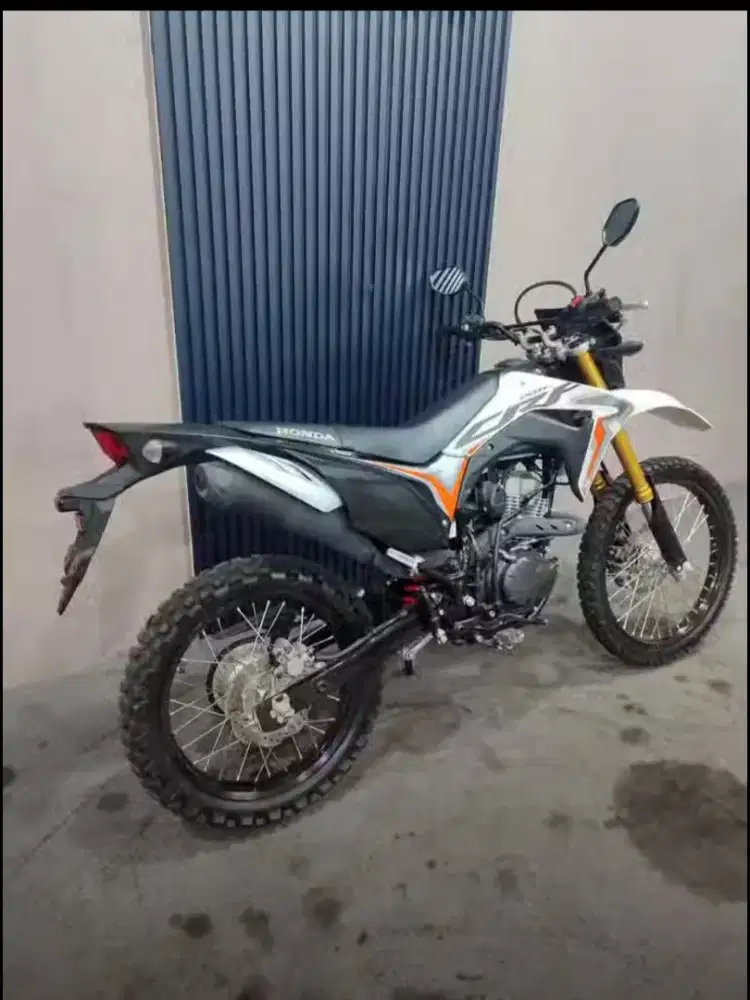 Honda CRF 150 L 2024 Istimewa