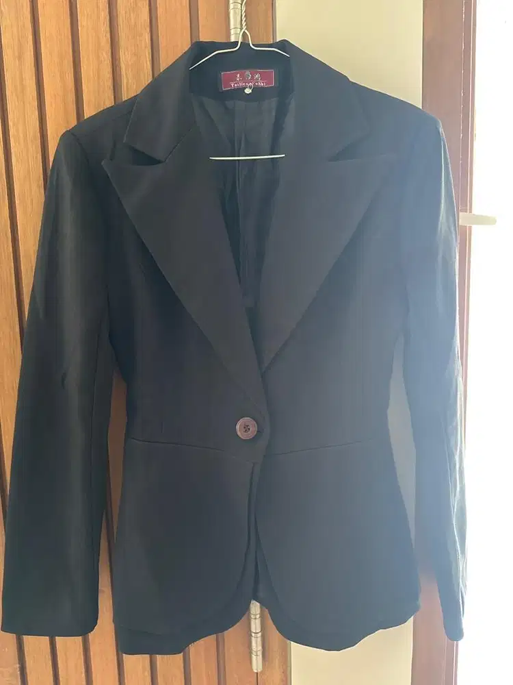 Blazer Hitam size S