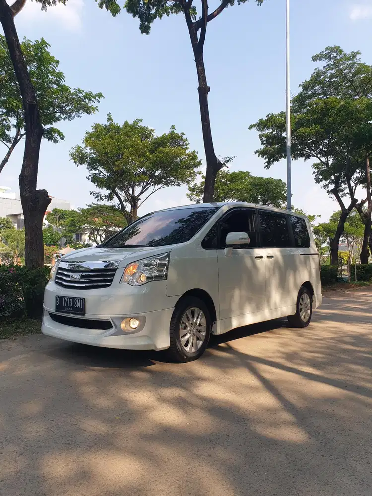TOYOTA NAV 1 2.0 V LIMITED AT 2016 KM 89RB