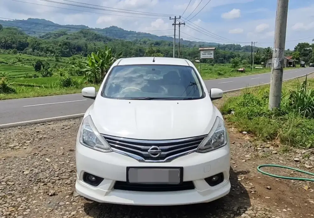 Nissan grand livina tahun 2014