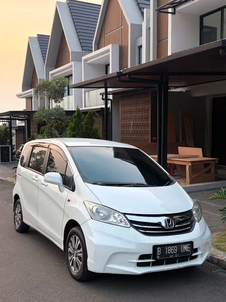 Honda Freed 2012 Bensin