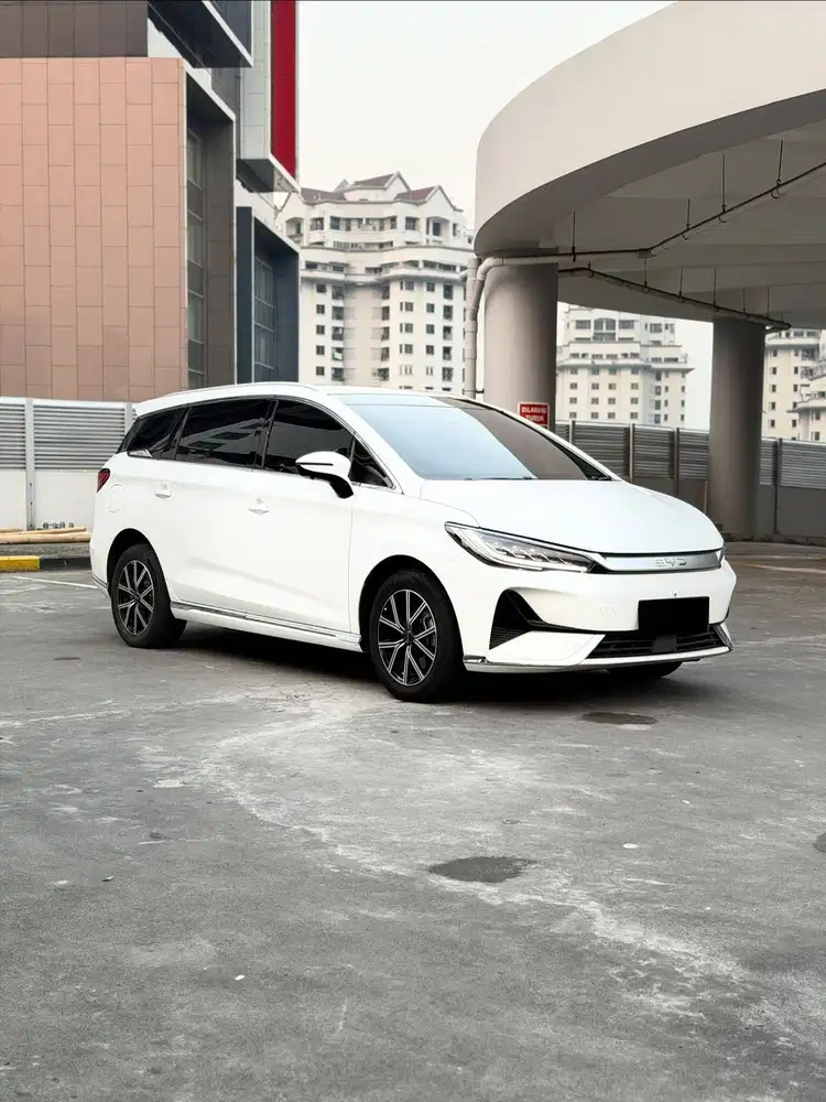 BYD M6 SUPERIOR 7S 2024