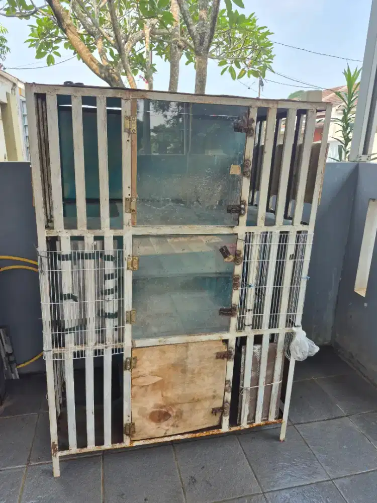 Dijual Kandang Kucing Besar Bertingkat dan Bersekat Preloved/Bekas