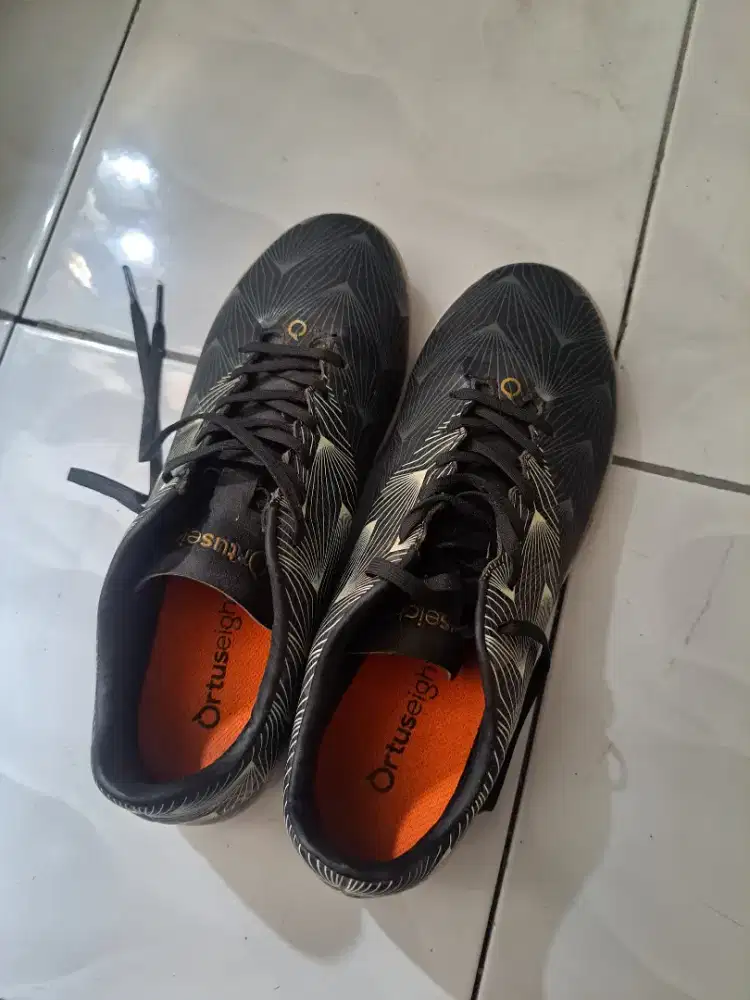 Sepatu futsal ortuseight ukuran 41