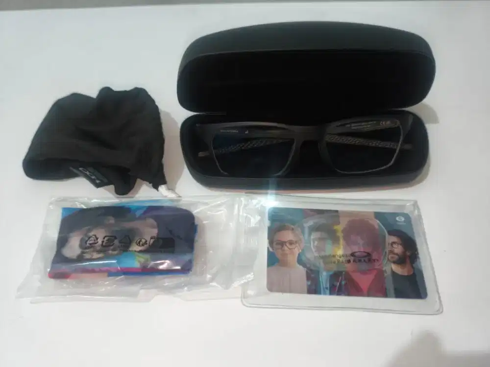 OAKLEY HEX JECTOR (A) SATIN GREY SMOKE (OX8174F-02) S54