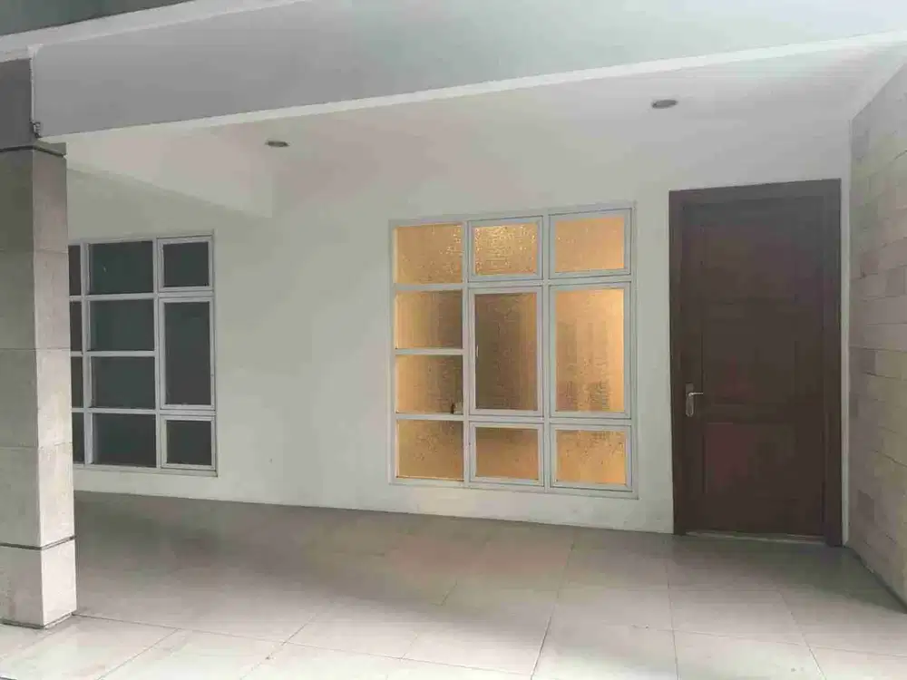 For Rent, Rumah di Menteng, Siap Pakai